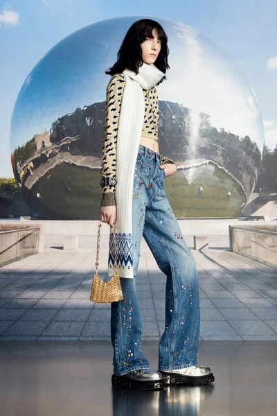 Look 17